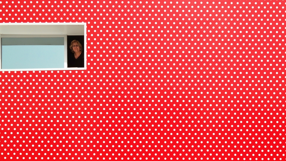 Fachada de una tienda de muebles en el distrito de Umraniye.