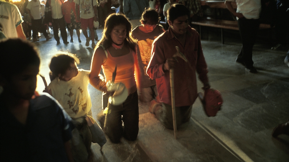 Peregrinación al santuario de la Virgen de Talpa, donde fue a morir Tanilo Santos, uno de los personajes de 'El Llano en llamas'.