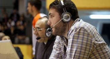 Fran Guillén, periodista deportivo y narrador de esquí acuático.