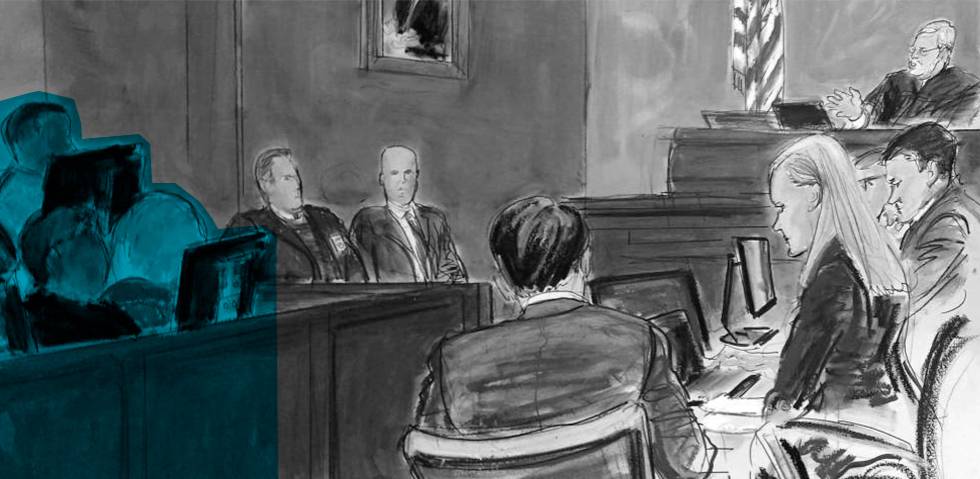 A la izquierda, los rostros emborronados del jurado.
