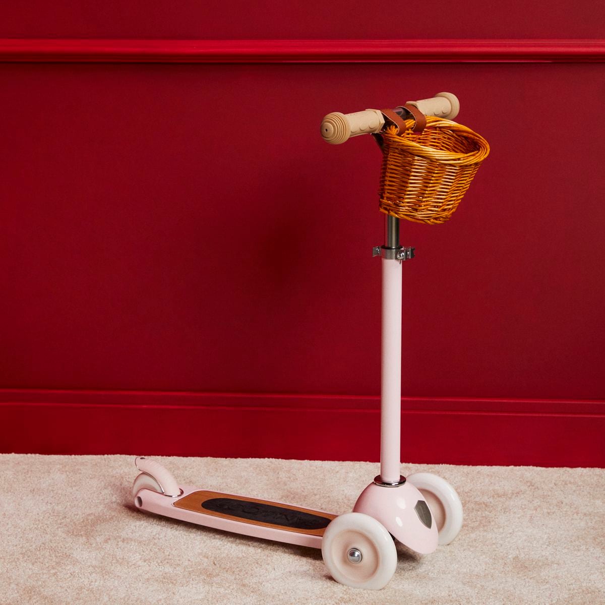 Patinete más cesta de Banwood