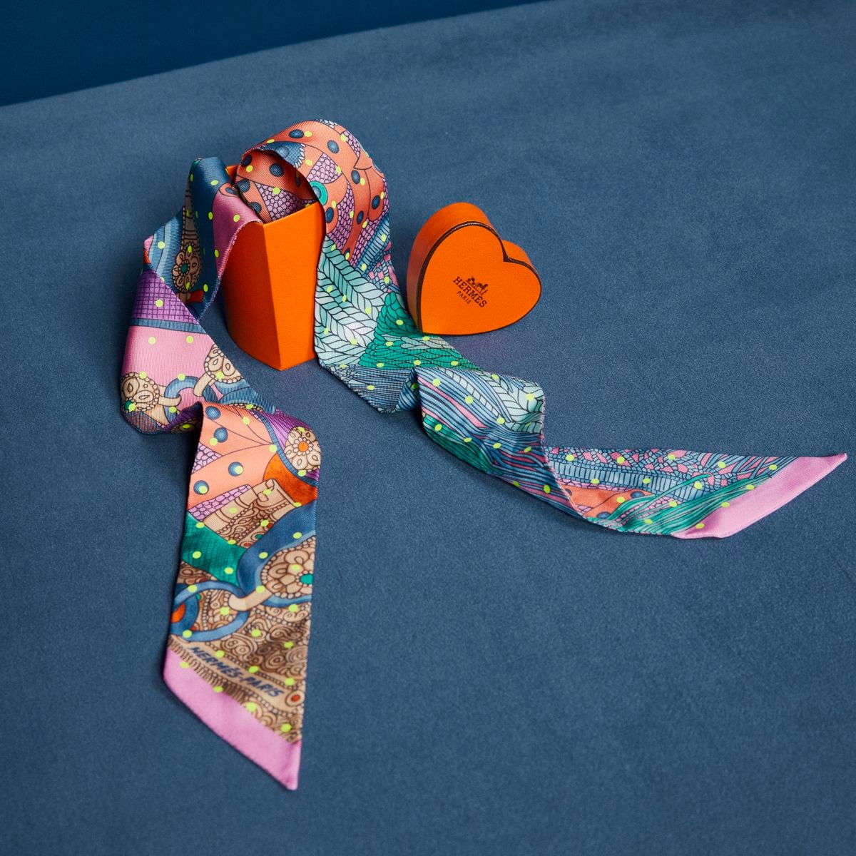 Pañuelo twilly de seda de Hermès