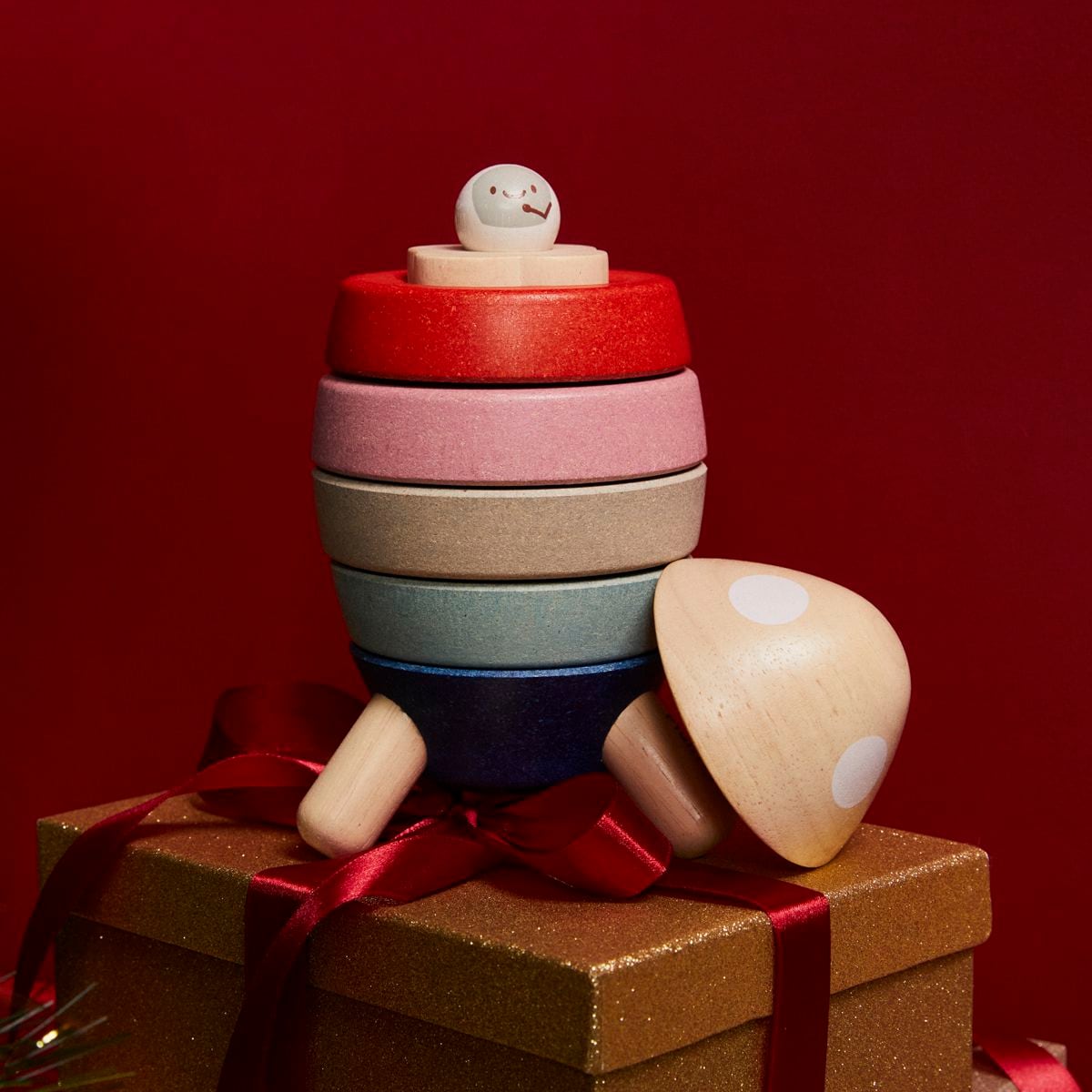 Cohete con niveles de madera de Plan Toys