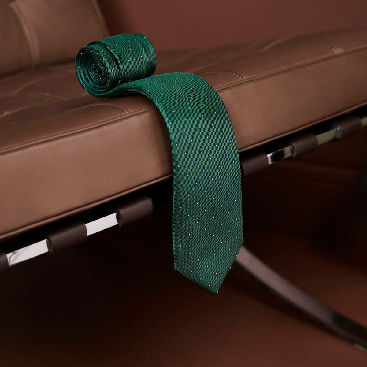 Corbata con dibujo de lunares de Cortefiel